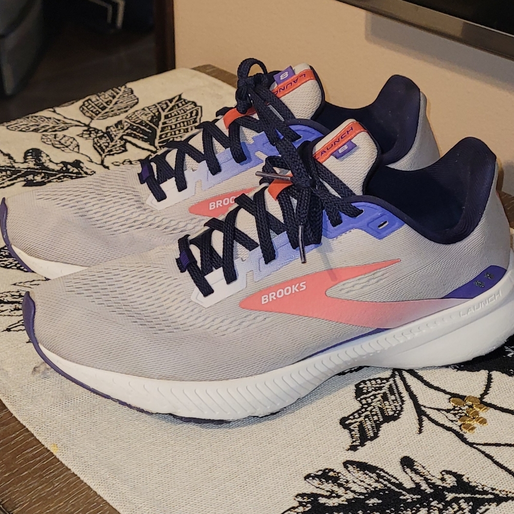 Brooks Launch 8 Sneakers